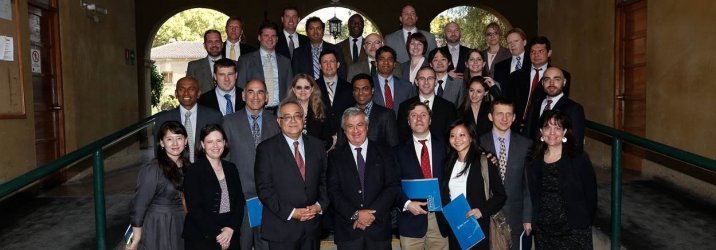 Alumnos de Boston University conocieron sistema de financiamiento de salud en Chile