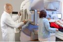 Tecnólogos médicos defienden su labor en los tratamientos del cáncer