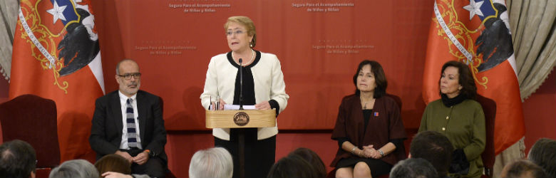 Presidenta Bachelet firma proyecto de ley que crea el Seguro para el Acompañamiento de los Niños y Niñas