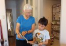 Abuelos pueden colaborar en la educación de sus nietos