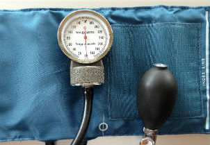 Prevenir y tratar la presión arterial en el adulto mayor