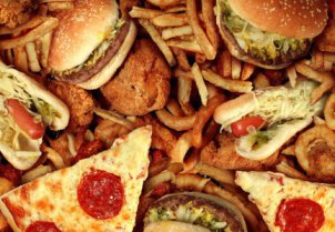 Comer alimentos ultraprocesados eleva el riesgo de muerte por cardiovasculares