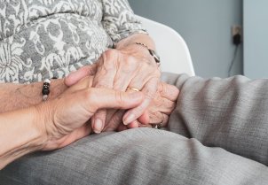 Envejecimiento en Chile: desafío para la salud y el país