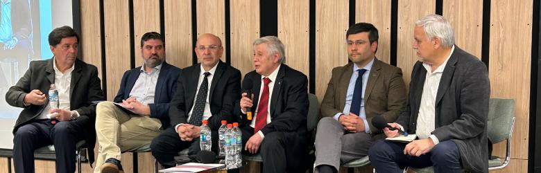 Raúl Aguilar participó en seminario sobre los principales desafíos del sector salud Raúl Aguilar participó en seminario sobre los principales desafíos del sector salud
